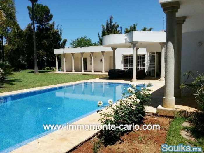 villa en location avec piscine au quartier Souissi
