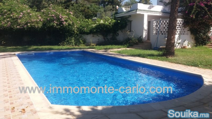 A louer villa avec piscine au quartier souissi