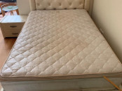 Lit avec matelas à vendre