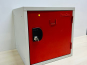Casier vestiaire armoire Manutan cube couleur roug