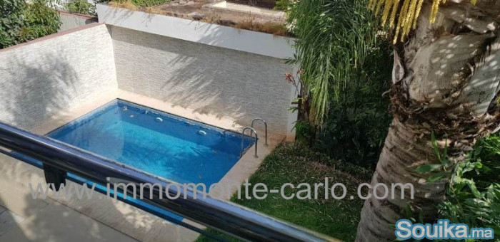 villa haut standing avec piscine à Hay Riad