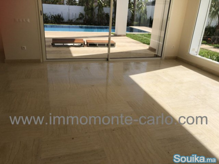 Villa haut standing neuve avec piscine à Souissi