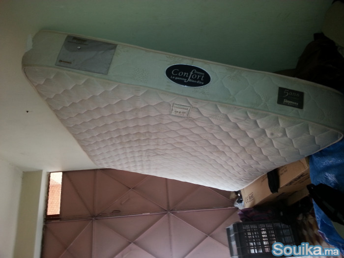 Vente d un matelats deux places 1.40 2.20cm. Marq