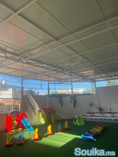 À Vendre locaux titrés pour Crèche Équipée