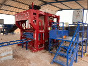 Machine à 4 parpaings à vendre