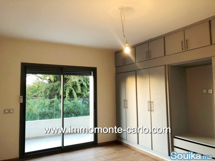 villa neuve moderne bien située à Souissi
