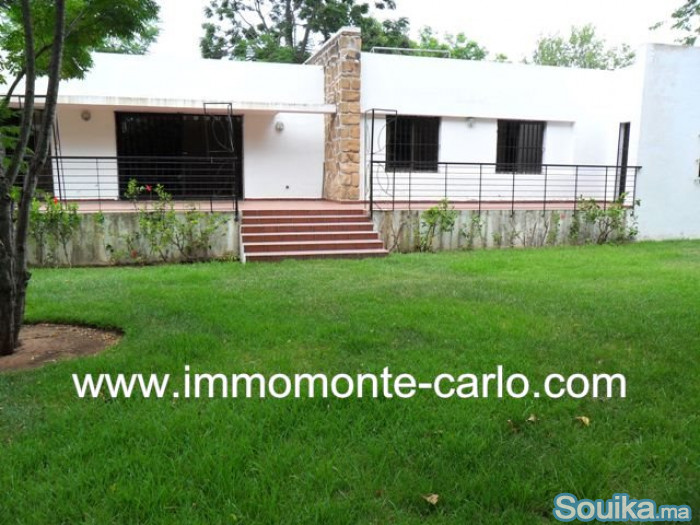 Villa avec piscine à louer au quartier Souissi