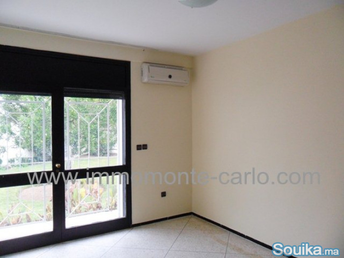 Location villa avec piscine au quartier Souissi