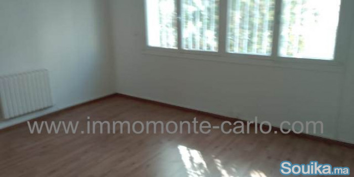villa avec chauffage central a Agdal Rabat