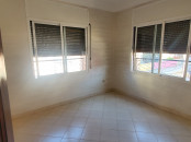 Appartement 3 chambres au 1er à louer à Deroua