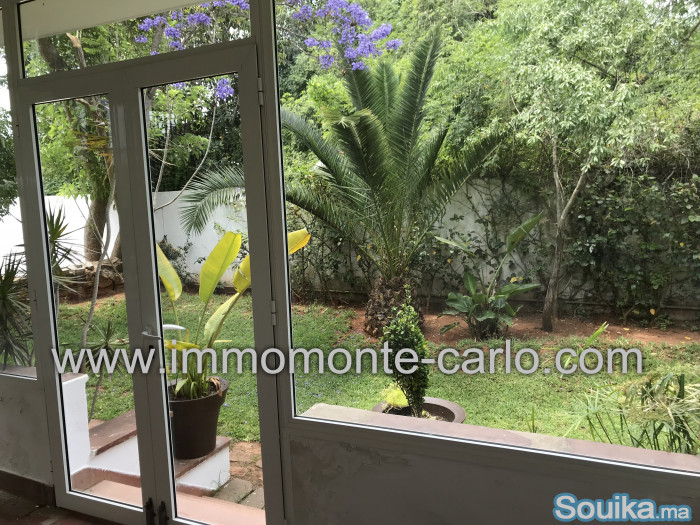 Villa avec beau jardin à louer au quartier Aviatio