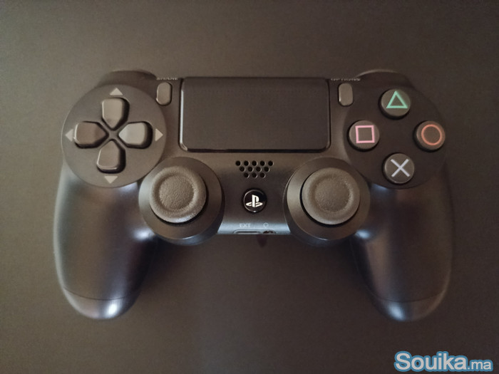 PS4 Slim 1TB Flashé v9.00 Comme neuf