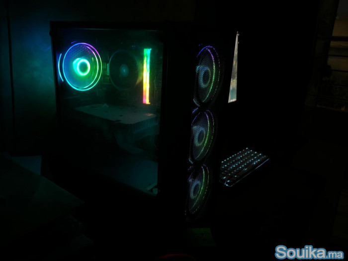 PC gamer bureau à vendre en excellent état