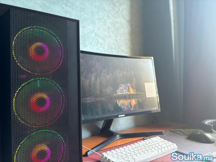 PC gamer bureau à vendre en excellent état