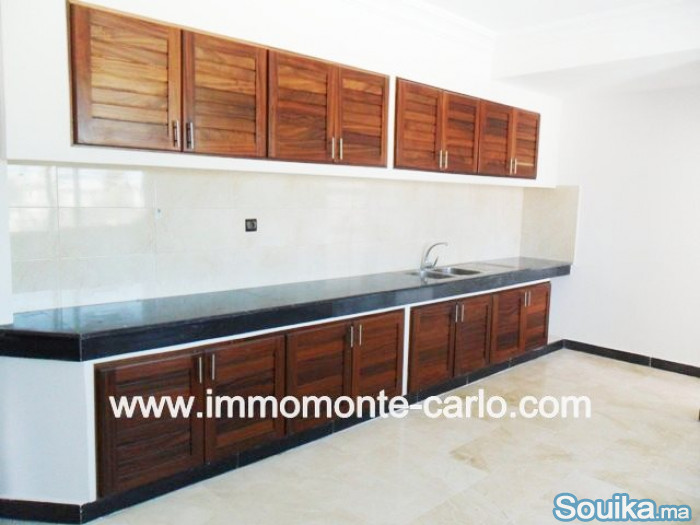 Jolie villa neuve à louer à Souissi