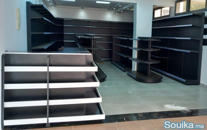 Présentoirs Rayonnages de magasin