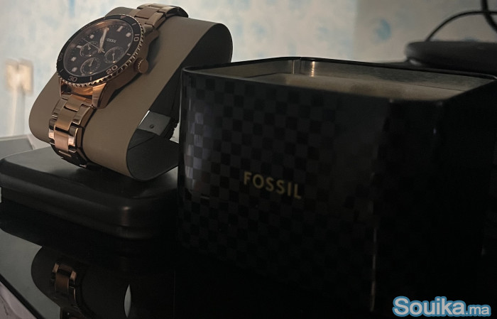 Montre de marque FOSSIL pour femme