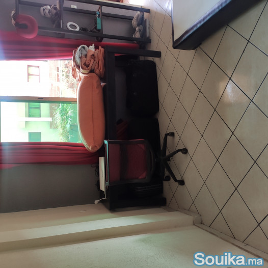 Grande Table bureau et chaise ordinateur