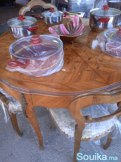 Super table à manger style Louis 15