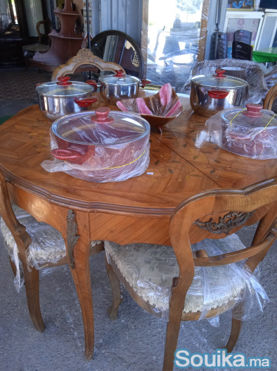 Super table à manger style Louis 15