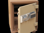 A vendre Coffre Fort et Bureau