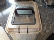 Vends 2 friteuses et une cocotte minute