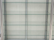 Vitrines en verre structure en aluminium bon état