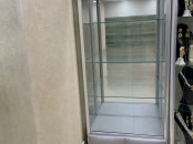 Vitrines en verre structure en aluminium bon état
