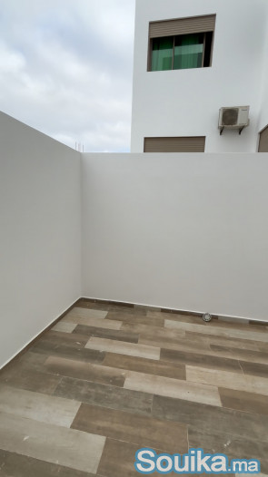 Appartement 64 m à vendre près de Mehdia
